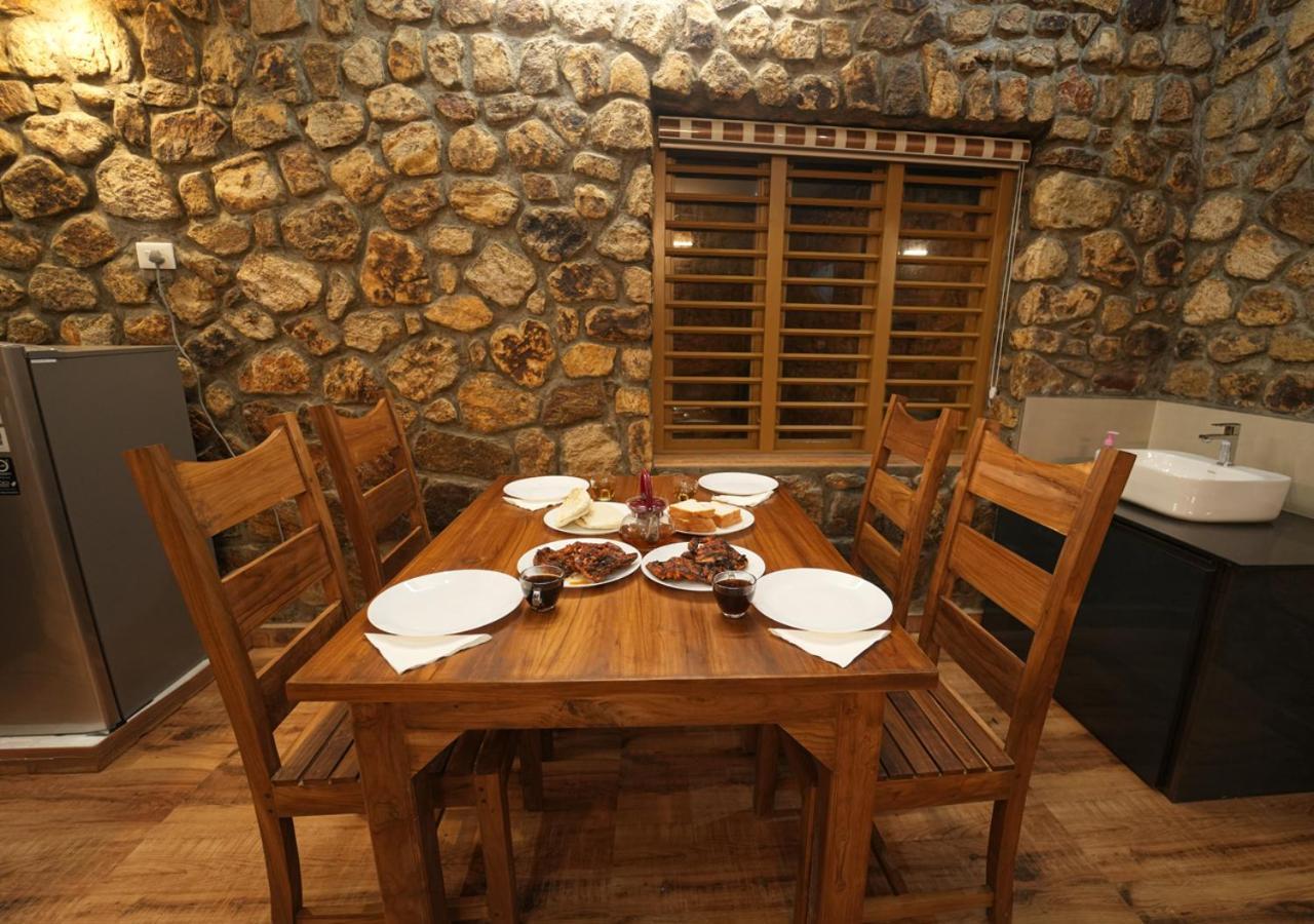 Tiyans Stone Castle Private Tea Villa Vagamon By Voye Homes Экстерьер фото